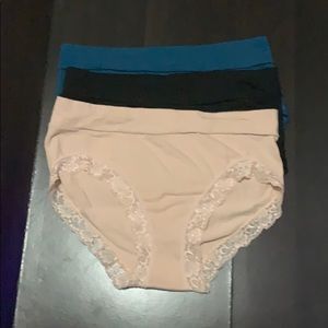 NWOT woman’s Medium Lace underwear